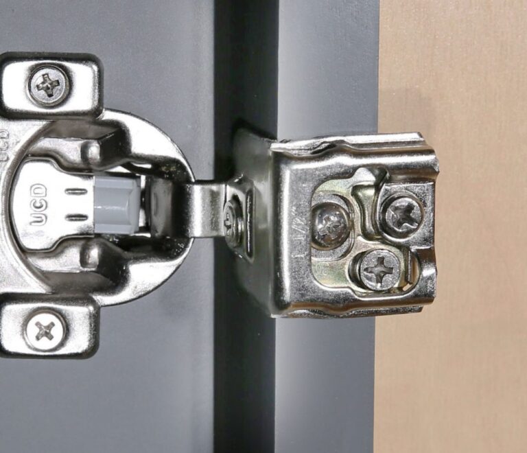 closeup framed highland hinge 1 1920x891 1