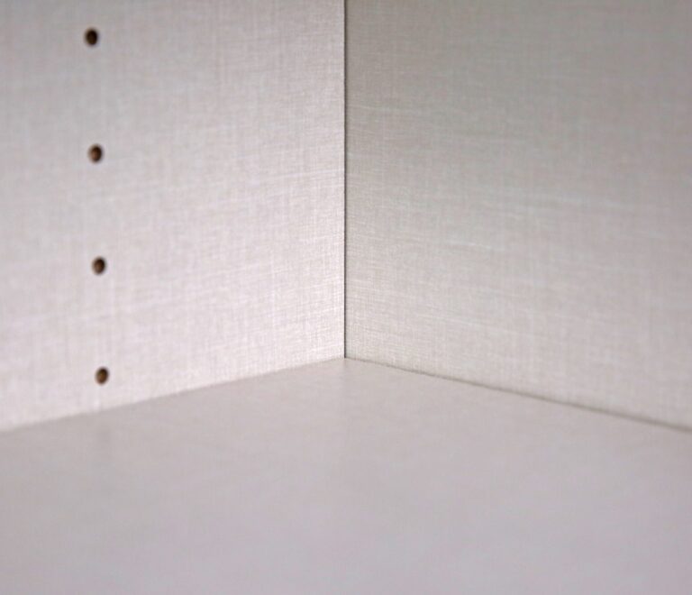 closeup frameless alpine box construction 1 1920x1060 1